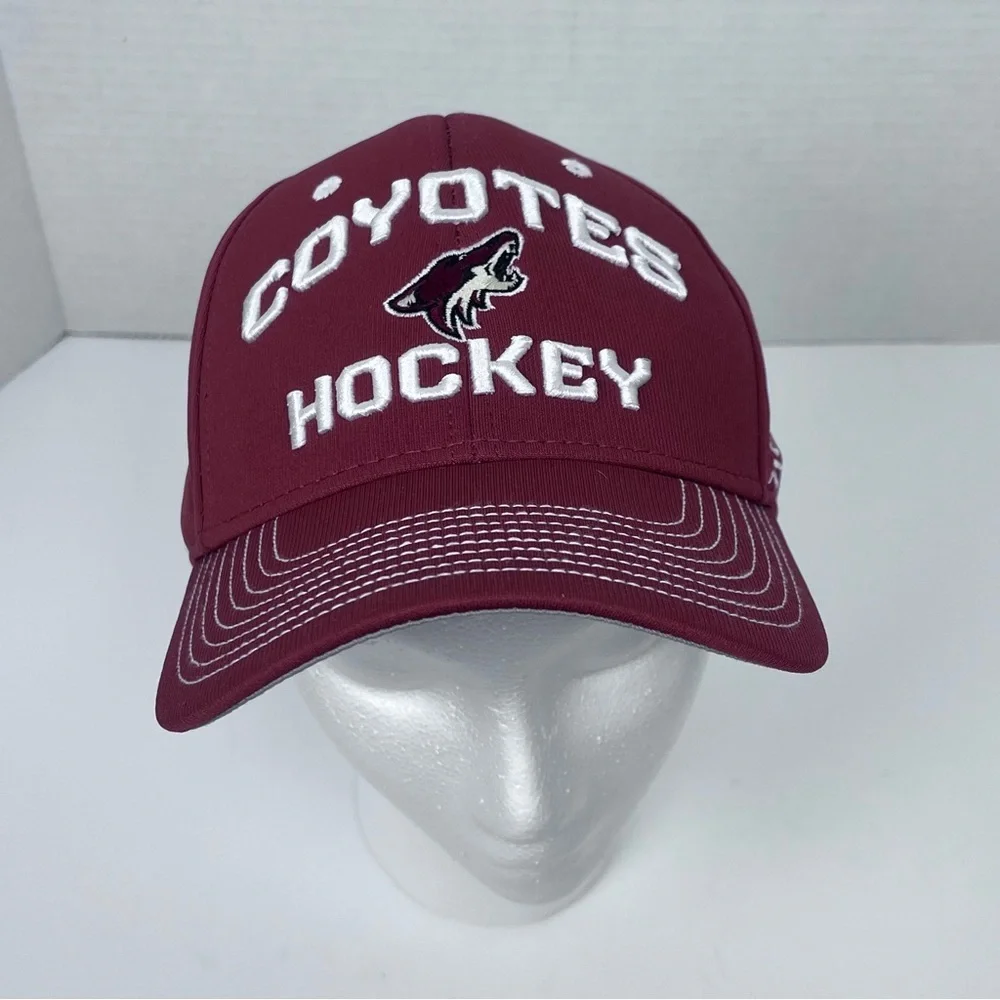 Reebok Center Ice Arizona Coyotes Hat Size S/M; Sports, Hockey, NHL, Collectible